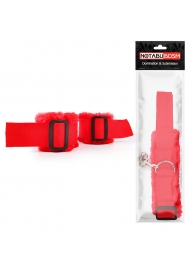 Красные меховые наручники на регулируемых черных пряжках - Notabu - купить с доставкой в Екатеринбурге