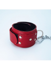Красные кожаные наручники с меховым подкладом - БДСМ Арсенал - купить с доставкой в Екатеринбурге