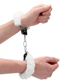 Пушистые белые наручники OUCH! White - Shots Media BV - купить с доставкой в Екатеринбурге