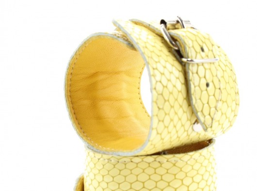 Кожаные наручники  Желтый питон - БДСМ Арсенал - купить с доставкой в Екатеринбурге