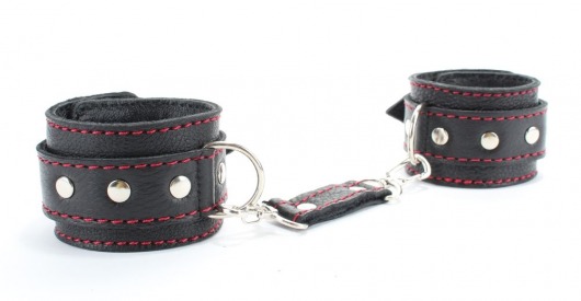 Черные наручники из натуральной кожи с красной строчкой - БДСМ Арсенал - купить с доставкой в Екатеринбурге