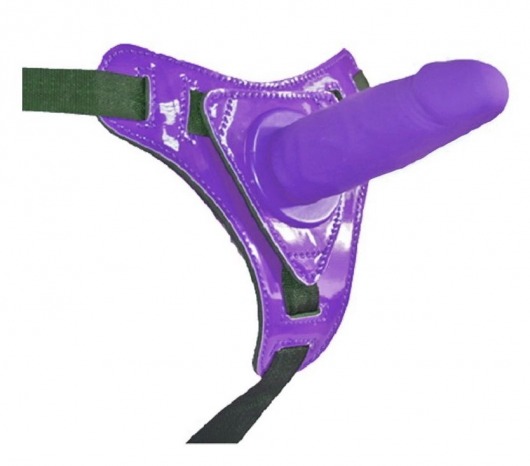 Фиолетовый страпон на лакированных трусиках - 12 см. - Howells - купить с доставкой в Екатеринбурге