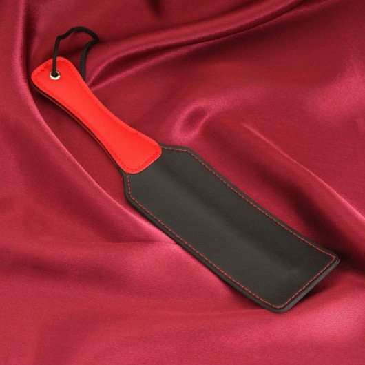 Черная шлепалка  Хлопушка  с красной ручкой - 32 см. - Сима-Ленд - купить с доставкой в Екатеринбурге