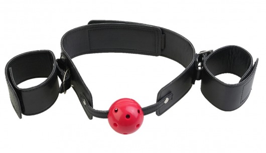 Кляп-наручники с красным шариком Breathable Ball Gag Restraint - Pipedream - купить с доставкой в Екатеринбурге