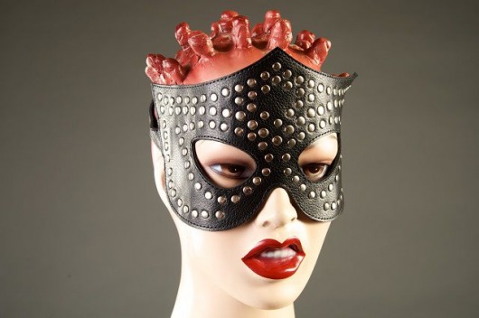 Чёрная маска-очки с клёпками - Подиум - купить с доставкой в Екатеринбурге