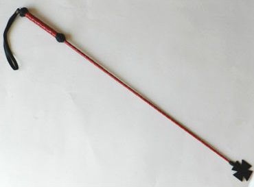 Короткий плетеный стек с наконечником-крестом и красной рукоятью - 70 см. - Подиум - купить с доставкой в Екатеринбурге