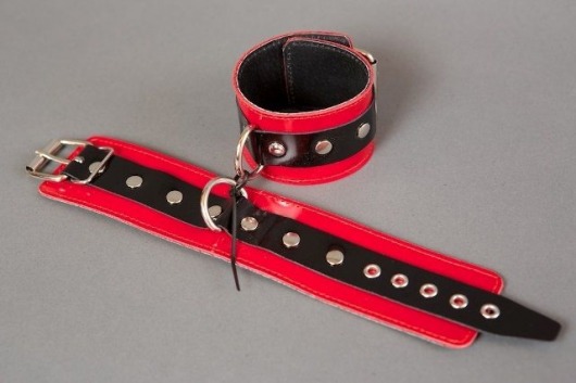 Красные лакированные наручники с клёпками - Подиум - купить с доставкой в Екатеринбурге