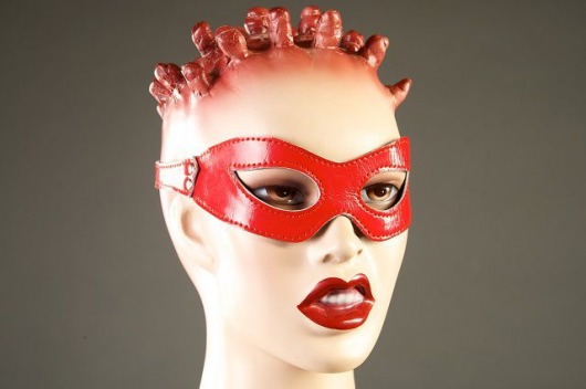 Красная лакированная маска-очки - Подиум - купить с доставкой в Екатеринбурге