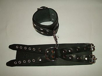 Чёрные кожаные наручники  Крест  без подкладки - Подиум - купить с доставкой в Екатеринбурге