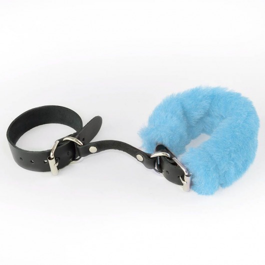 Черные кожаные наручники со съемной голубой опушкой - Sitabella - купить с доставкой в Екатеринбурге