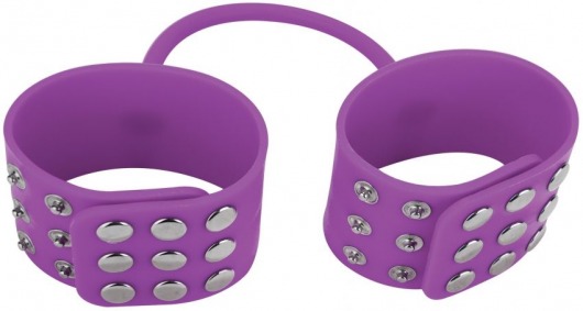 Фиолетовые силиконовые наручники с заклепками - Shots Media BV - купить с доставкой в Екатеринбурге