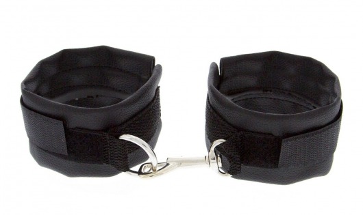 Чёрные полиуретановые наручники с карабином Beginners Wrist Restraints - Blush Novelties - купить с доставкой в Екатеринбурге